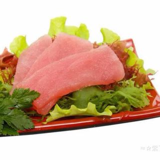 106.  Sashimi de atún (9 Pzs.)