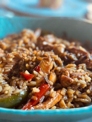 Wok De Arroz Con Pollo Y Gambas