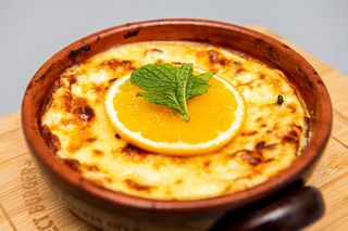 Clătite gratinate cu brânză și stafide