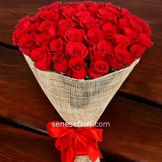 mazzo 11 rose rosse stelo lungo