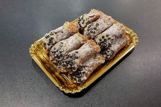 Mix Cannoli  per 7/8 persone