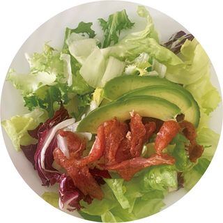 06. Ensalada De Salmón Y Aguacate