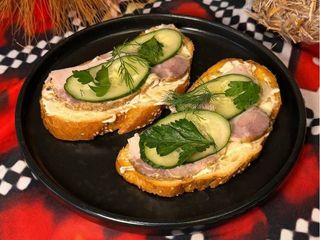 Бутер з бужениною