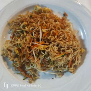 626 ramen saltati con verdure 