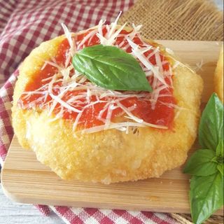 Montanara frittapomodoro mozzarella