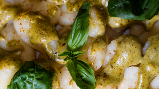 Gnocchi con Pesto Genovese e mozzarella