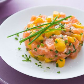 Tartar De Salmón Con Mango