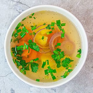 Бульон с овощами