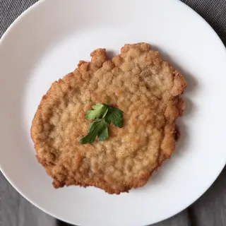 Kotlet schabowy smażony na oleju