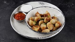 Смажені пельмені з аджикою (260/30/30 г)