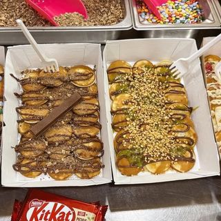 20 Mini- Panquecas com 2 Toppings