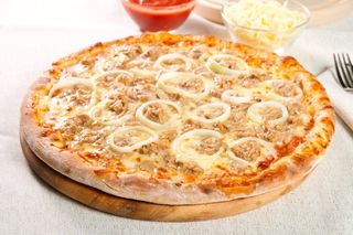 Pizza Tonno e Cipolla Ø32cm