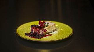 Cheesecake cu sos de fructe 200g