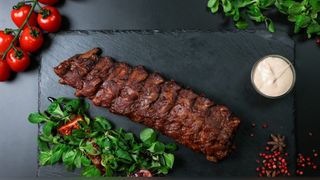 Coaste de porc la cuptor cu sos bbq