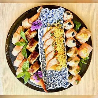 Yokoso Hot Roll e Aburis 32 peças