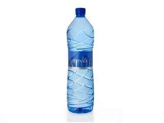 Botella de agua 0,5L.