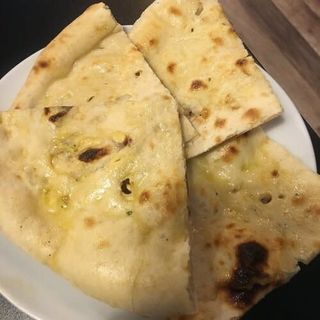Cheese naan