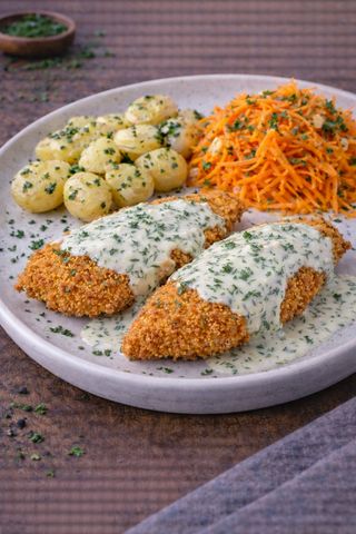 Filety z piersi kurczaka w sosie koperkowym