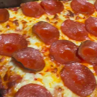 Podwójne Pepperoni Detroit