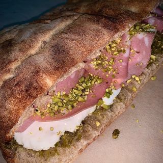 FOCACCIA MORTADELLA 