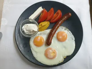 Jaja sa Kobasicom