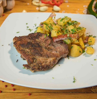 Ceafa de porc la gratar