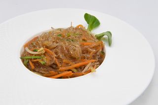 Spaghetti di soia con verdura