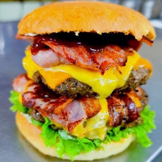 Zestaw: Bekon na wypasie + duże frytki + napój