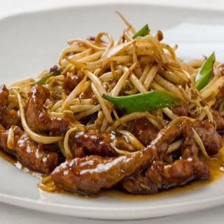 Ternera con brotes de soja