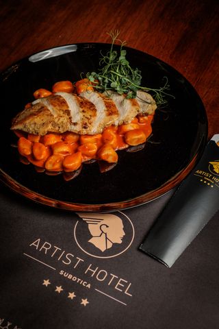 Piletina natur uz domaće njoke