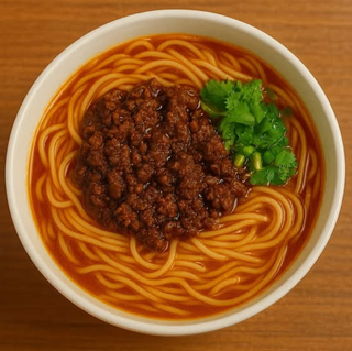 重庆炸酱面 Fideos con salsa mixta