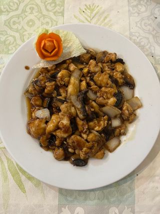 Pollo con Champiñones
