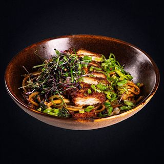 Wok taitei cu Pui Katsu