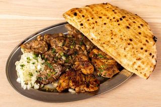 1/2 teleći bubrezi i 1/2 pileći steak sa žara