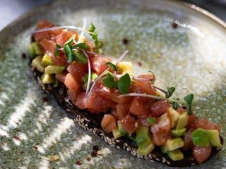 Брускетта з тунцем (130g)