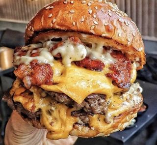 ორმაგი ბეკონ ბურგერი