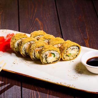 Жареный ролл с креветками