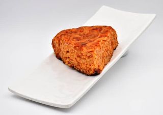 Frittata di vermicelli rossa a fetta