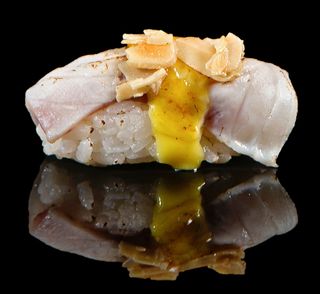 Nigiri De Lubina Especial (1 Pza.)