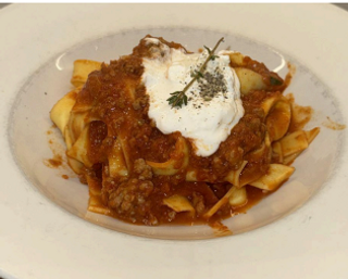 Pappardelle A La Bolognesa Con Stracciatella