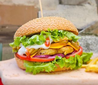 Пилешки бургер