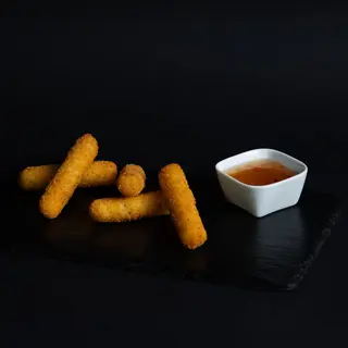 Panierowane paluszki mozzarella 5 szt.