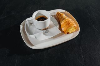 Rulou cu crema de vanilie si espresso