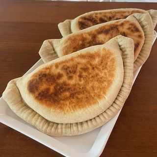 Crescione tonno, cipolla e mozzarella