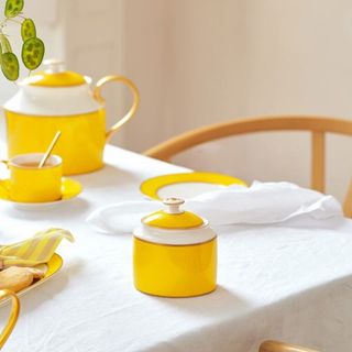 Chique galben zaharnita