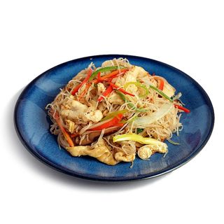 253.fideo de arroz frito con pollo