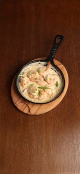 კრევეტები ნაღების სოუსში/Shrimps in cream sauce