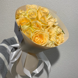 15 троянд сорту Піч Аваланч