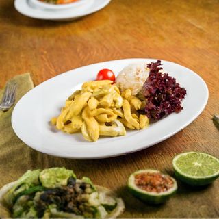 Курка в соусі карі (300г)