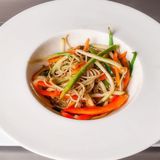 Wok De Verduritas Y Fideos Chinos